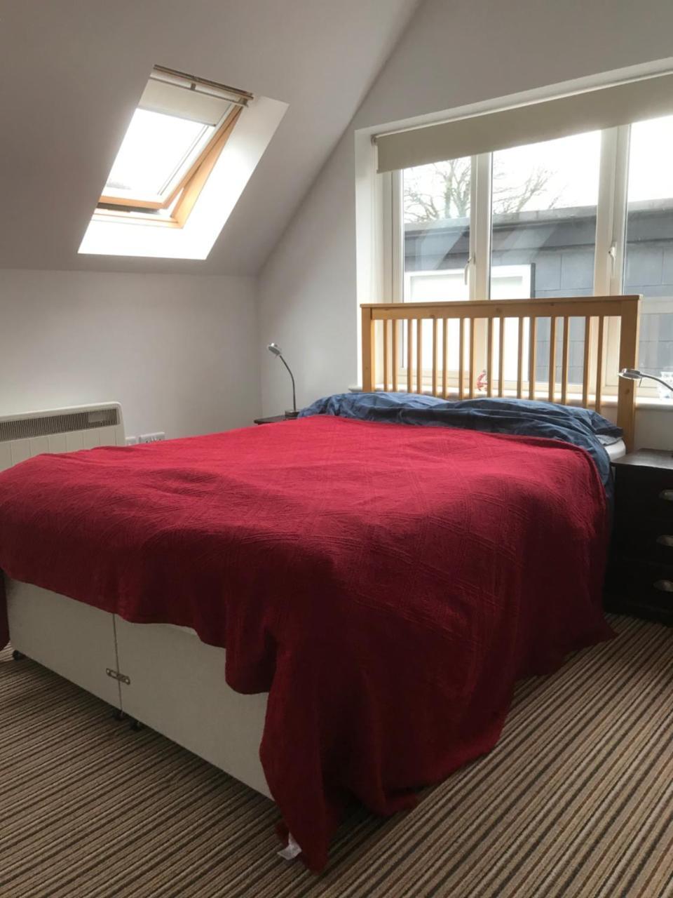 Studio Above Worlds End Microbrewery And Behind The Crown Inn Pewsey Esterno foto